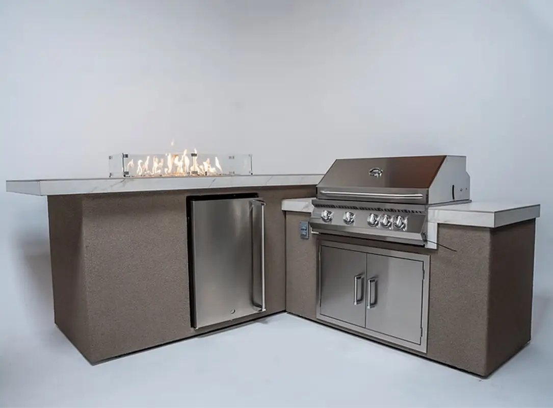 Front view of KoKoMo Baja L-shaped grill island with fire feature
