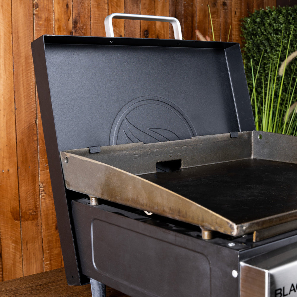 Blackstone 17" Griddle Hard Cover – With Hanging Brackets