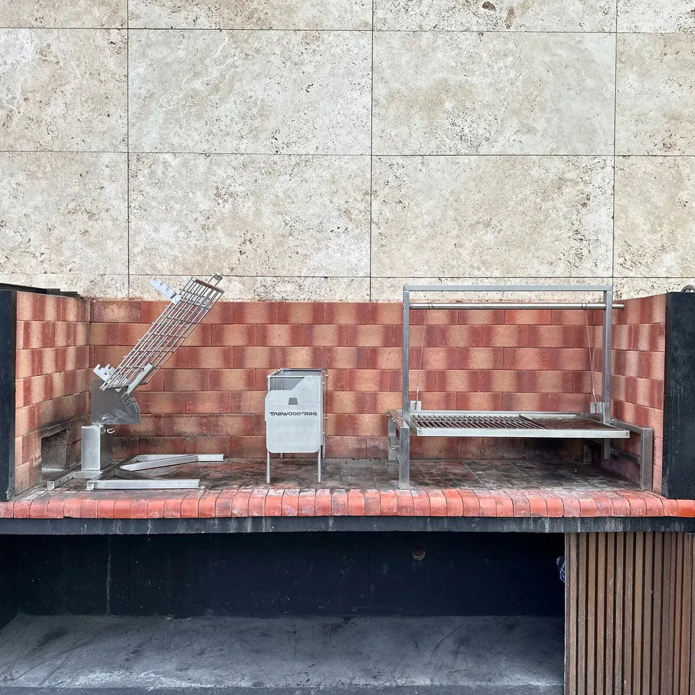 Tagwood BBQ09SS Santa Maria insert grill Lifestyle Image