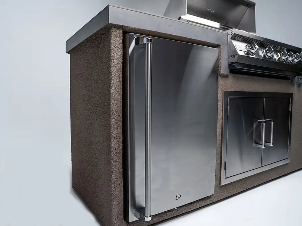 Built-in outdoor fridge with stainless steel door