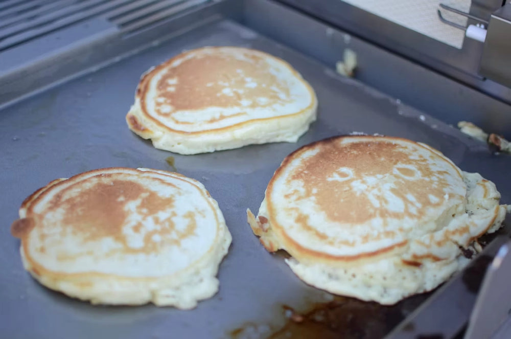 Kokomo Grill KO-BAK-GRDL Fluffy Pancakes on Outdoor Grill Griddle