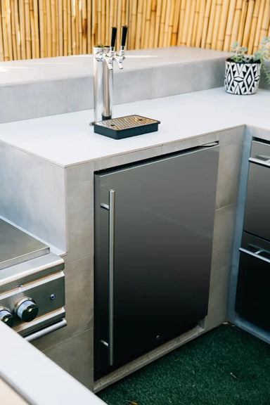 Summerset RFR-24DK 24" Outdoor Kegerator Lifestyle