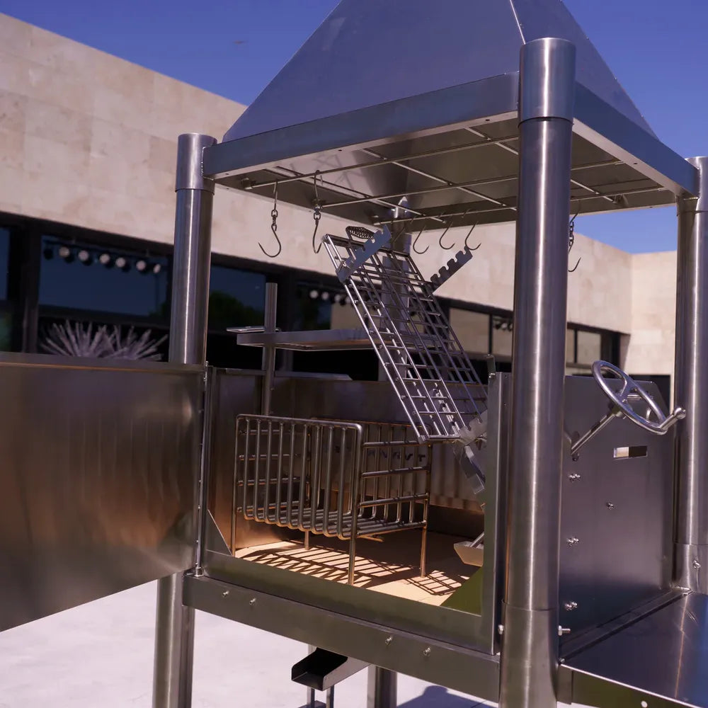 Tagwood BBQ BBQ02SS stainless steel grill with open side door and clamp grate system