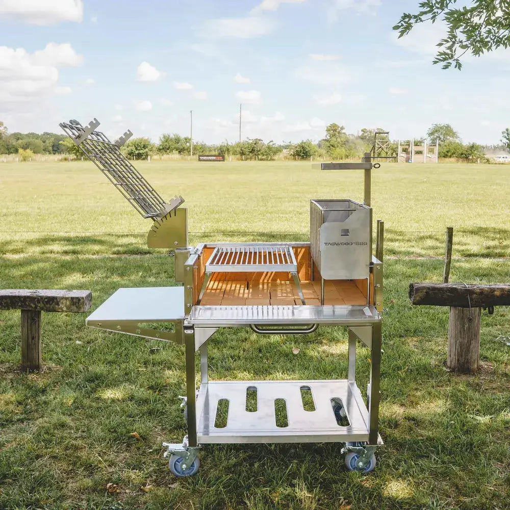 Tagwood BBQ33SS Argentine clamp grill stainless steel cooking area close-up with clamp system