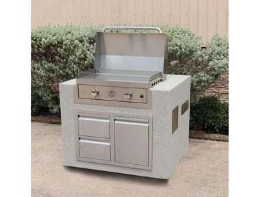 Outdoor kitchen installation view of Le Griddle with the seamless Trim Kit accessory in the countertop.