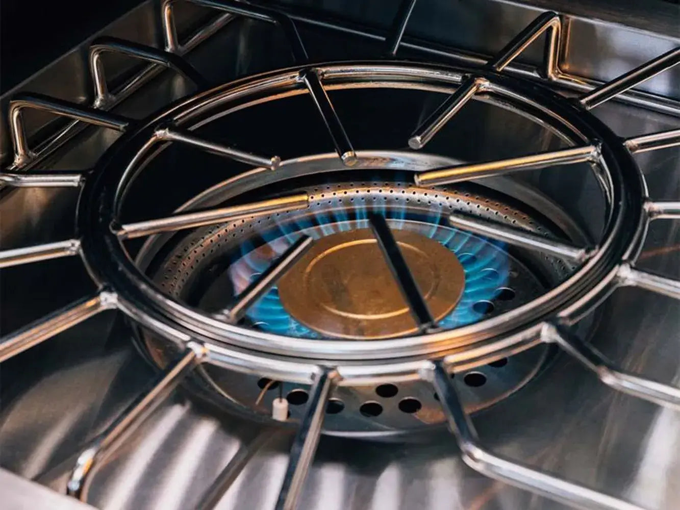 High-output blue flame on the MUSPB2 Muscle Power Burner for woks and large pots