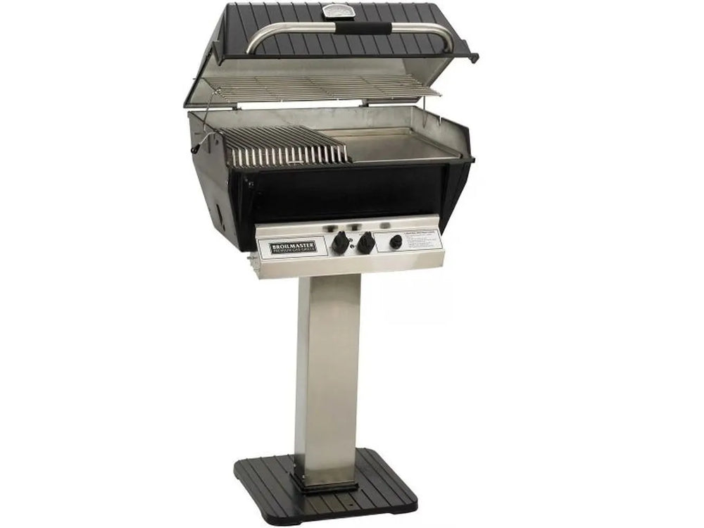 Broilmaster P3SX/P3SXN Grill Head with Griddle on Stainless Steel Patio Post